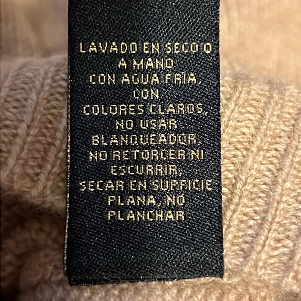 100% Cashmere tan Sweater Size Large